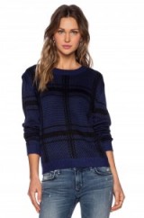 LOVERS + FRIENDS Lawrence Sweater blue plaid – as worn by Kate Hudson out in New York City 15 November 2015. Celebrity fashion | casual star style | crew neck sweaters | what celebrities wear