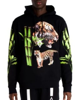 Marcelo Burlon X Tyga Tiger Head Hoodie – as worn by Kylie Jenner out shopping in Hollywood, 26 June 2016. Celebrity fashion | casual star style hoodies | men’s sweatshirts