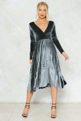 NASTY GAL Behind Their Back Velvet Dress – grey pleated party dresses