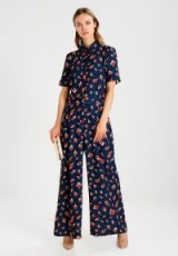 Finery London VINCE STEM ROSES Jumpsuit / floral wide leg jumpsuits