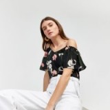 WAREHOUSE LILY PRINT COLD SHOULDER TOP / black floral off shoulder tops