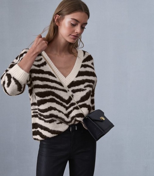 REISS ZANA JACQUARD KNIT ZEBRA PRINT JUMPER MONOCHROME ~ animal print V-neck sweater