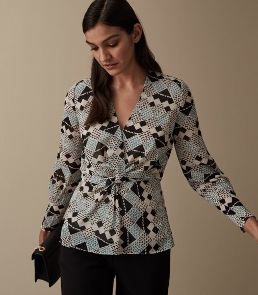 REISS LIVINIA GEOMETRIC PRINT TOP ~ chic twist/knot front