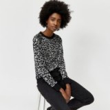 WAREHOUSE LEOPARD JACQUARD SWEATSHIRT GREY PATTERN / animal print top