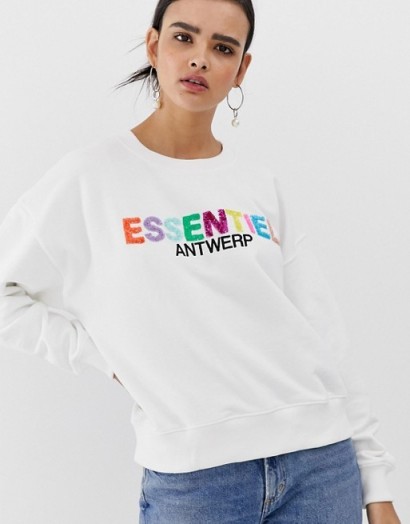 Essentiel Antwerp Sagrada essentiel embo sweater in white / sequinned sweatshirt