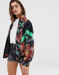 Levi’s Reese windbreaker in tropical print in lineartropical cavia – logo printed jacket