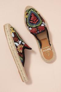 Kanna Embroidered-Raffia Slip-on Espadrilles in Black / flat floral mules