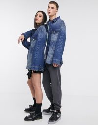 COLLUSION Unisex oversized branded denim jacket in blue – logo print jackets