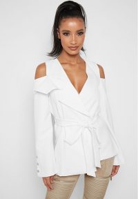 Manière De Voir COLD SHOULDER BLAZER OFF-WHITE