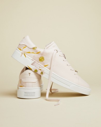 TED BAKER LENNEC Cabana printed trainers / feminine light pink sneakers