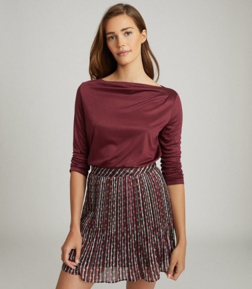 REISS FAYE STRAIGHT NECK TOP BERRY / essential long sleeve tops