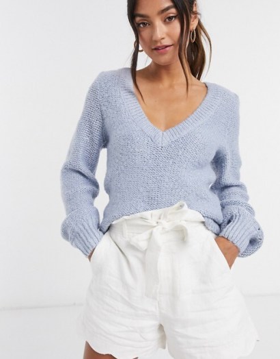 Abercrombie & Fitch v neck light weight knit jumper in blue | drop shoulder V-necks