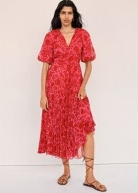 MANGO OTTO Pleated floral dress / pink deep V-neckline dresses