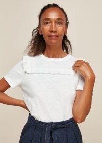 WHISTLES BRODERIE INSERT T-SHIRT / essential frill trimmed tee