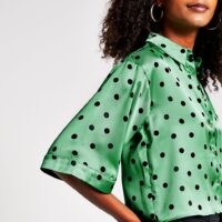 RIVER ISLAND Green short sleeve spot print boxy shirt – polka dot shirts