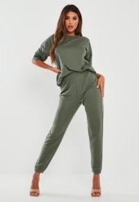 Missguided green t shirt and joggers co ord set – jogger and tee co-ords – loungewear sets