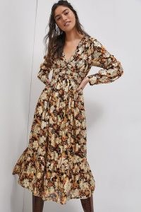 ANTHROPOLOGIE Willow Midi Dress ~ 70s style floral dresses ~ metallic details