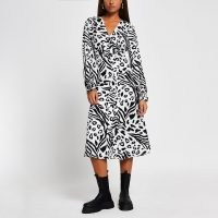 RIVER ISLAND White animal print shoulder pad midi dress / monochrome dresses