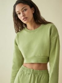 REFORMATION Hunter Crop Sweatshirt Avocado – green cropped sweatshirts