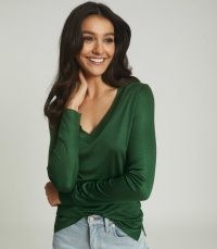 REISS SELENA JERSEY V-NECK TOP GREEN / fluid long sleeve tops / autumn colours