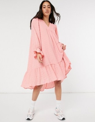 Y.A.S mini smock dress with dipped hem and v-neck in pink ~ voluminous dresses