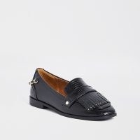 RIVER ISLAND Black wide fit croc fringe detail loafers / chain detailed loafer / crocodile effect