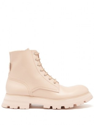 ALEXANDER MCQUEEN Wander exaggerated-sole leather boots in pink