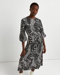 RIVER ISLAND Black floral ruched midi dress / monochrome mixed print dresses