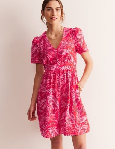 Boden Eve Linen Short Dress in Rubicondo, Calathea Leaf / women’s short sleeve summer dresses