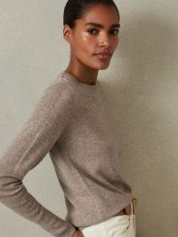 Reiss ANNIE WOOL BLEND CREW NECK JUMPER WITH CASHMERE in NEUTRAL | women’s luxe jumpers
