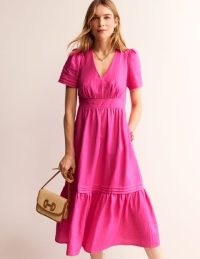 BODEN Eve Linen Midi Dress Pop Pansy / women’s pink short sleeve tiered hem summer dresses