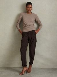 REISS ALESSIO TAPERED DRAWSTRING COTTON COMBAT TROUSERS CHOCOLATE ~ women’s chic dark brown side pocket pants