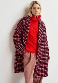 ESSENTIEL ANTWERP Giral Oversized Wool Mix Coat in Old Navy / women’s red and blue textured check print coats / womens relaxed autumn and winter outerwear