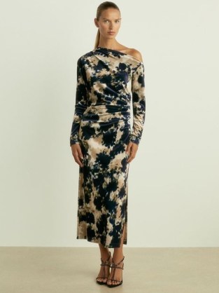 REISS Briana Ruched Abstract-Print Velvet Dress in Navy – asymmetric off the shoulder evening occasion dresses – luxe style event clothing