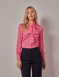 HAWES and CURTIS Pink & Red Abstract Print Satin Pussybow Blouse – silky neck tie blouses