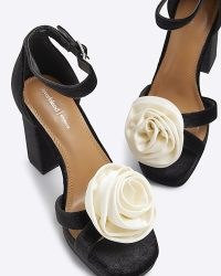 River Island Black Closed Back Corsage Platform Sandals – chunky floral detail block heel shoes – retro evening footwear – pretty platforms