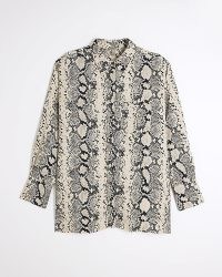 River Island Cream Oversized Snake Shirt – women’s relaxed reptile print shirts