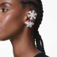 SWAROVSKI Idyllia ear cuff Single, Mixed cuts, Snowflake, White, Rhodium plated – crystal statement jewellery