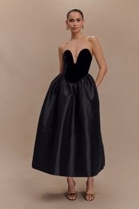 MESHKI Flora Strapless Velvet Midi Dress in Black | strapless plunge front fit and flare | prom dresses with plunging sweetheart neckline