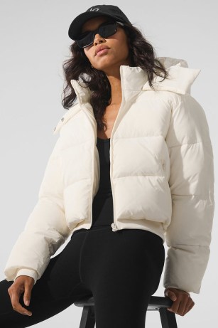 alo yoga Foxy Puffer Jacket in Ivory – women’s white padded zip up jackets